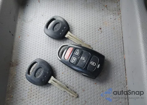 2008 Kia Sedona Lx z USA, uszkodzony, nr VIN KNDMB233686241244